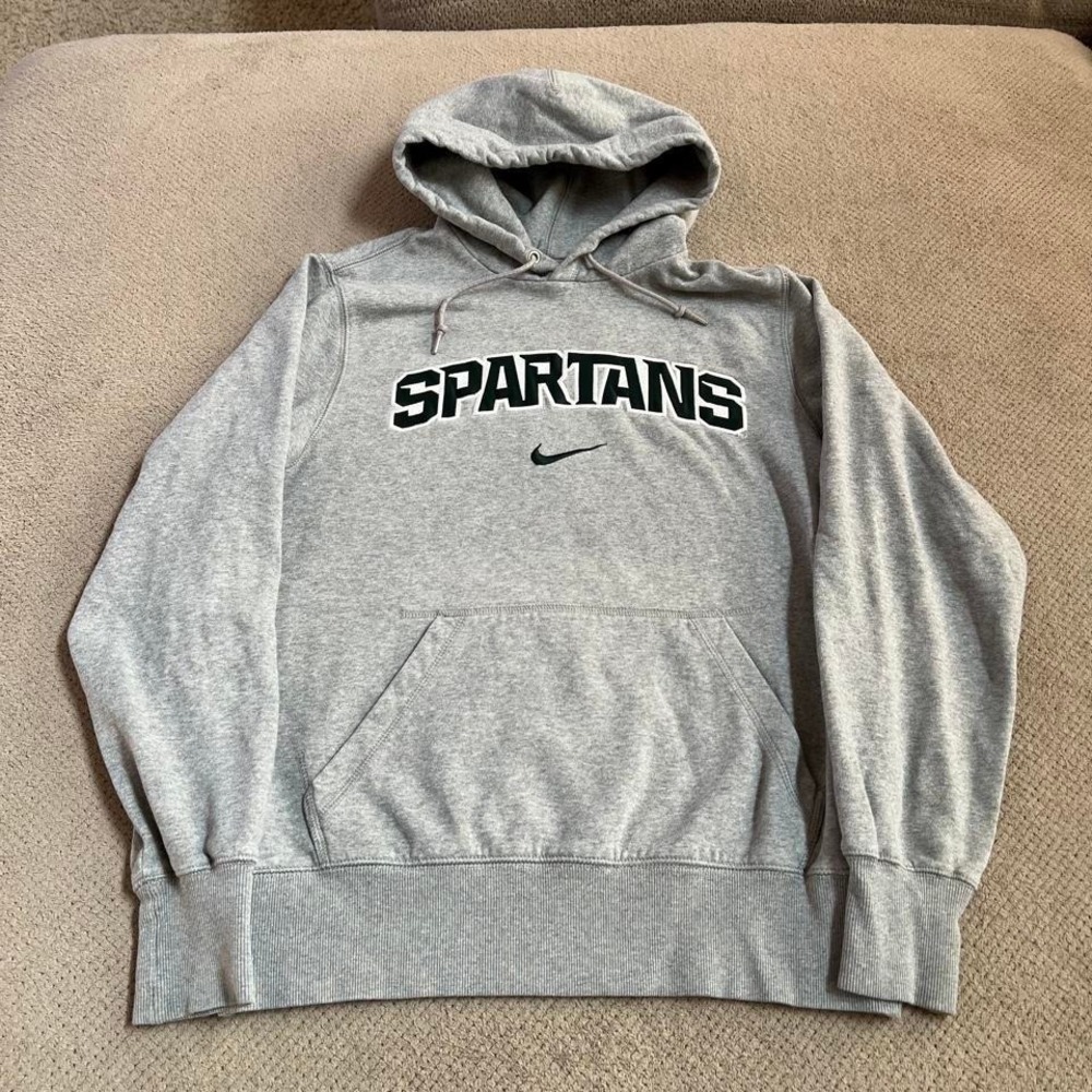 Vintage 2000s Nike Michigan state Spartans center swoosh hoodie  Size small
